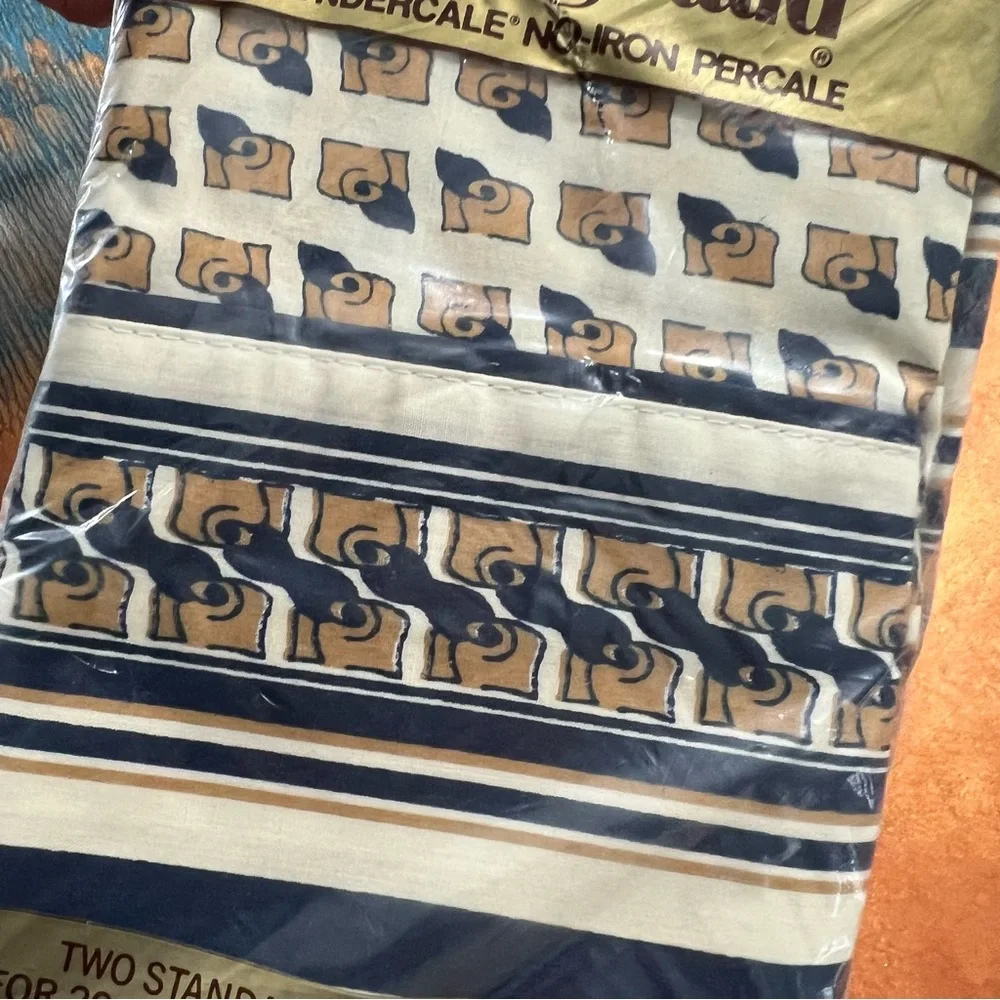 Vintage NWT Springmaid Windercale No Iron Percale Pillowcases blue tan white